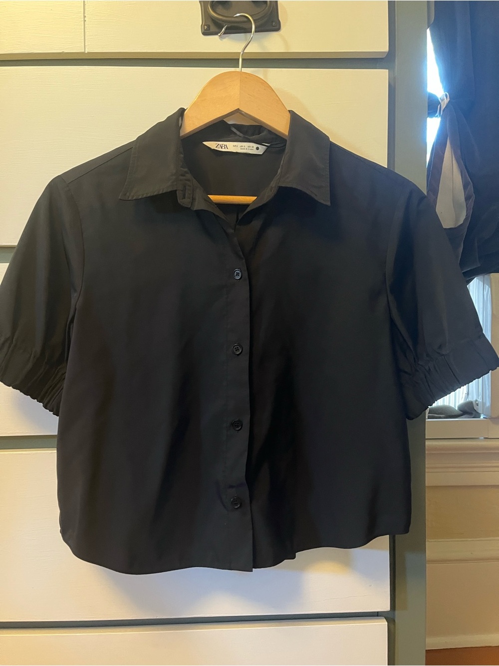 Zara Black Short-Sleeve Button-Front Blouse